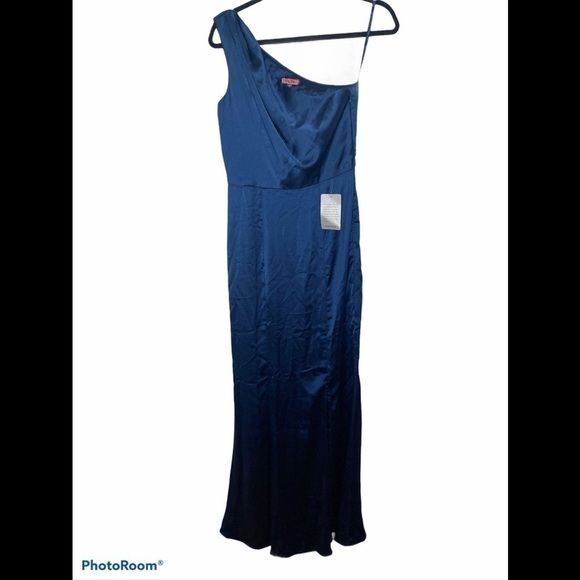 Chi chi London One Shoulder Fitted Silky Maxi Dress size 4 - Picture 5 of 7